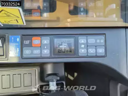 Escavatori gommati 2020 Caterpillar MH3024 (32)