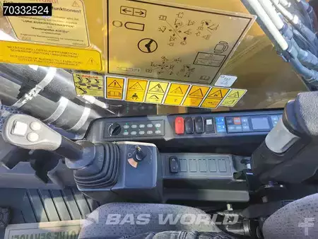 Escavatori gommati 2020 Caterpillar MH3024 (33)
