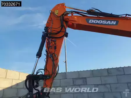 Hydraulic Excavators 2018 Doosan DX300 LC-5 GPS - Tiltrotator (12)