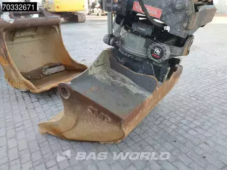 Hydraulic Excavators 2018 Doosan DX300 LC-5 GPS - Tiltrotator (16)