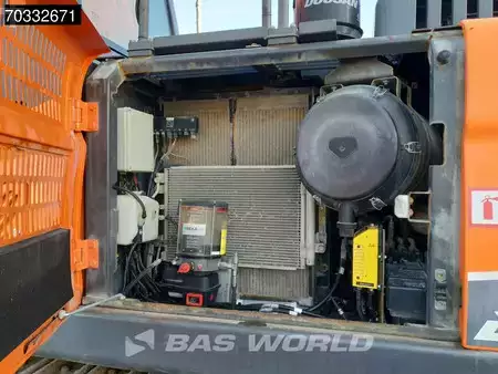 Hydraulic Excavators 2018 Doosan DX300 LC-5 GPS - Tiltrotator (28)