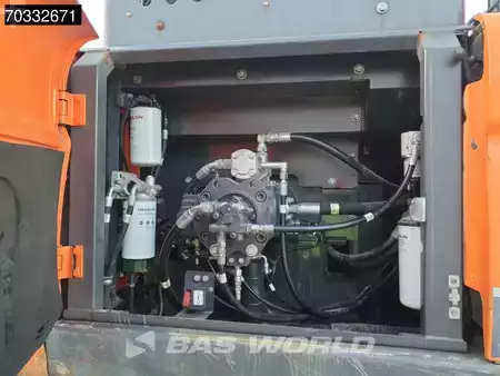 Hydraulic Excavators 2018 Doosan DX300 LC-5 GPS - Tiltrotator (29)