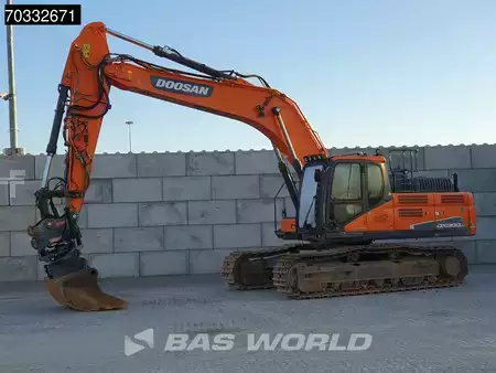 Hydraulic Excavators 2018 Doosan DX300 LC-5 GPS - Tiltrotator (3)