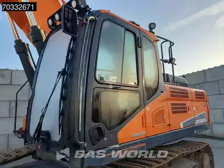 Hydraulic Excavators 2018 Doosan DX300 LC-5 GPS - Tiltrotator (32)