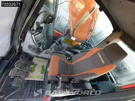 Hydraulic Excavators 2018 Doosan DX300 LC-5 GPS - Tiltrotator (39)