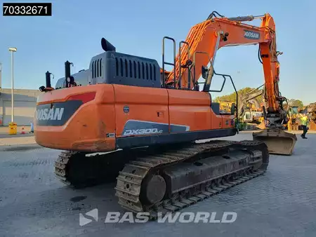 Hydraulic Excavators 2018 Doosan DX300 LC-5 GPS - Tiltrotator (7)