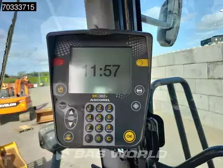 Kolové nakladače 2014 Komatsu WA500 -7 (35)