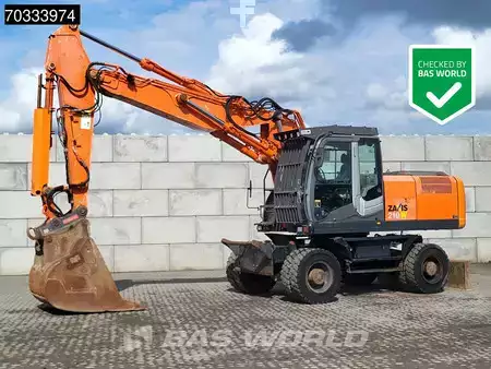 Pelle sur pneus 2011 Hitachi ZX210W -3 (1)