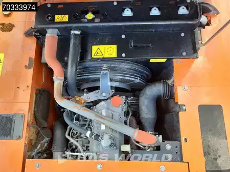 Pelle sur pneus 2011 Hitachi ZX210W -3 (12)