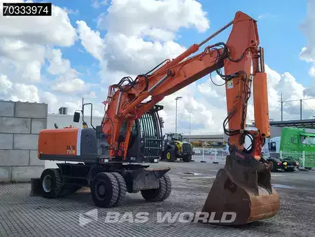 Pelle sur pneus 2011 Hitachi ZX210W -3 (6)