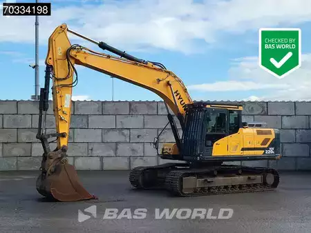 Koparki gąsienicowe 2018 Hyundai HX220 L (1)