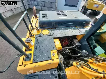Koparki gąsienicowe 2018 Hyundai HX220 L (27)