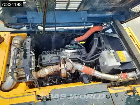 Koparki gąsienicowe 2018 Hyundai HX220 L (29)