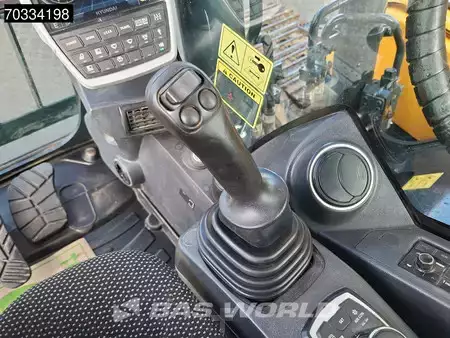 Koparki gąsienicowe 2018 Hyundai HX220 L (34)
