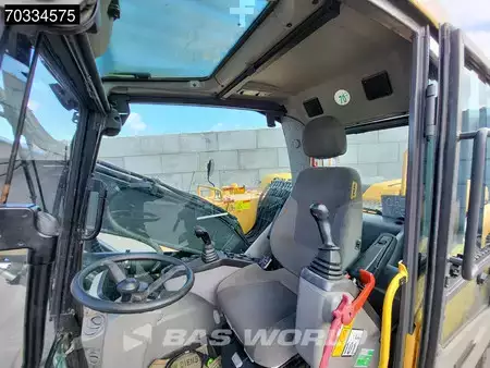 Mobilbagger 2013 Volvo EW140 D Outriggers + Blade (28)