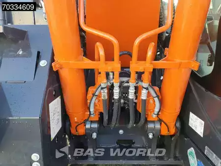 Hydraulic Excavators 2020 Hitachi ZX135 US-6 Blade - First Owner (10)