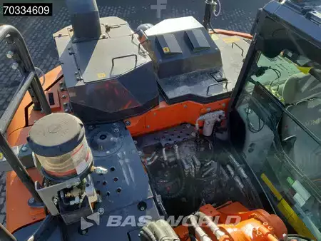 Hydraulic Excavators 2020 Hitachi ZX135 US-6 Blade - First Owner (16)