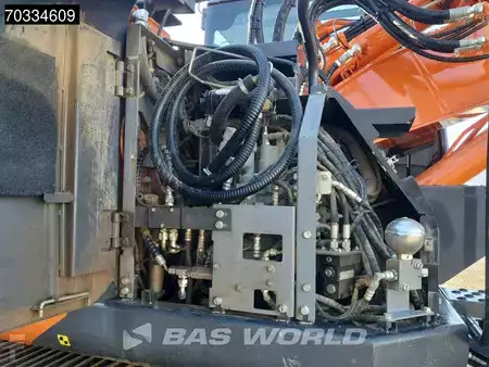 Hydraulic Excavators 2020 Hitachi ZX135 US-6 Blade - First Owner (23)