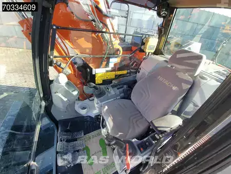 Hydraulic Excavators 2020 Hitachi ZX135 US-6 Blade - First Owner (33)