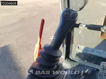 Hydraulic Excavators 2020 Hitachi ZX135 US-6 Blade - First Owner (37)