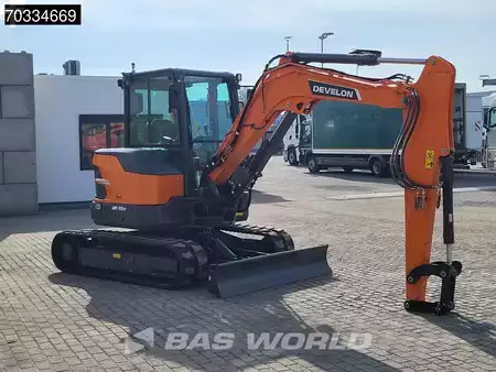 Minibagry 2025 DEVELON DX55 R-7 A/C (9)