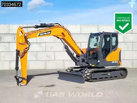 Minibagry 2025 DEVELON DX85 R-7 A/C (1)