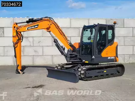 Minibagry 2025 DEVELON DX85 R-7 A/C (3)