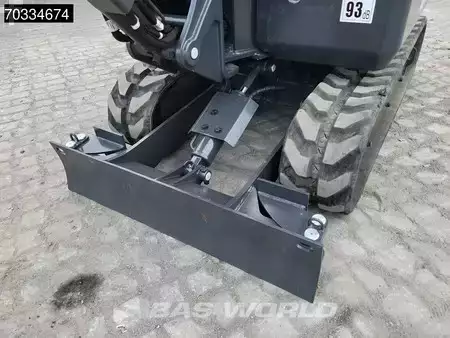 Minibagry 2025 DEVELON DX17 Z-7 (15)
