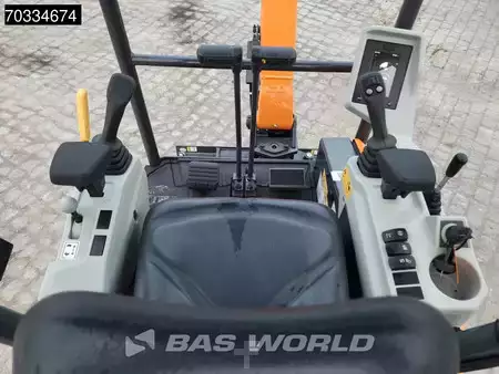 Minibagry 2025 DEVELON DX17 Z-7 (21)