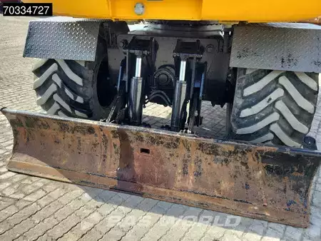 Pelle sur pneus 2007 JCB JS145W Dutch Registration (14)