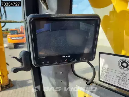 Pelle sur pneus 2007 JCB JS145W Dutch Registration (32)