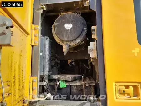 Escavadora de rastos 2016 Volvo EC380 E NL (21)