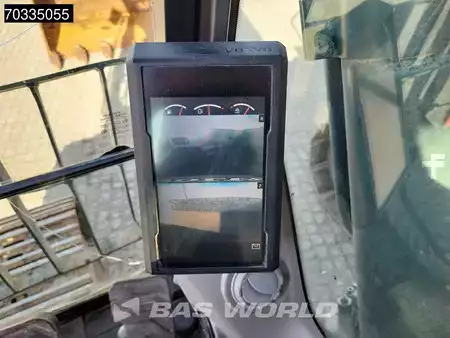 Escavadora de rastos 2016 Volvo EC380 E NL (35)