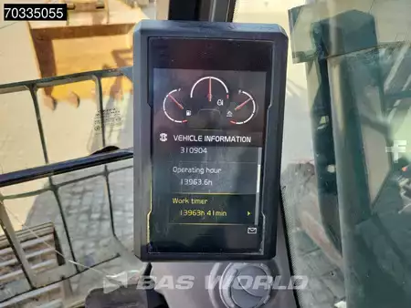 Escavadora de rastos 2016 Volvo EC380 E NL (36)