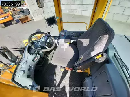 Wielladers 2004 Volvo L70 E Low Hours! (28)