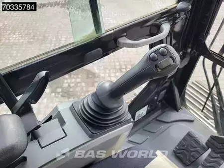 Гідравлічні екскаватори 2019 Caterpillar 326 F L (36)