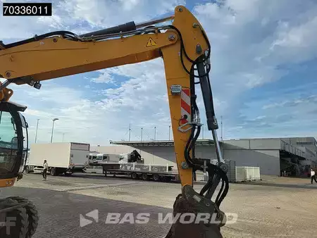 Mobilní bagry 2017 Liebherr A918 (11)