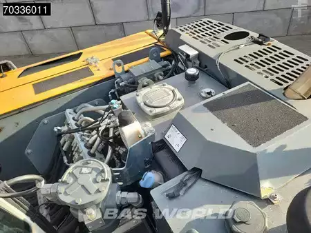 Mobilní bagry 2017 Liebherr A918 (15)