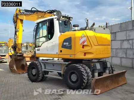 Mobilní bagry 2017 Liebherr A918 (3)