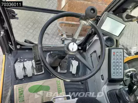 Mobilní bagry 2017 Liebherr A918 (34)
