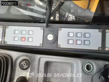 Mobilní bagry 2017 Liebherr A918 (40)