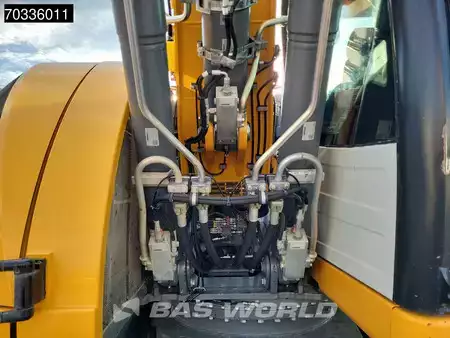 Mobilní bagry 2017 Liebherr A918 (9)
