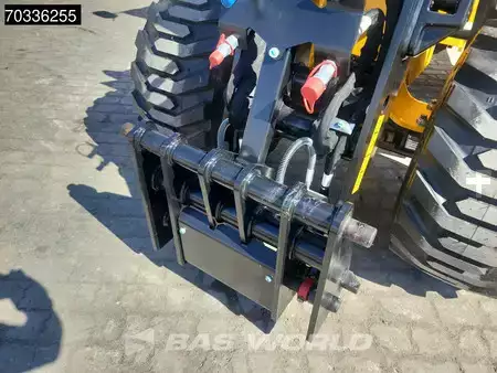 Cargadoras de ruedas 2025 JCB 403 SP FACTORY WARRANTY – GIANT COUPLER - KUBOTA (13)