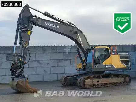 Rupsgraafmachines 2019 Volvo EC300 E L (1)