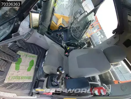 Rupsgraafmachines 2019 Volvo EC300 E L (34)