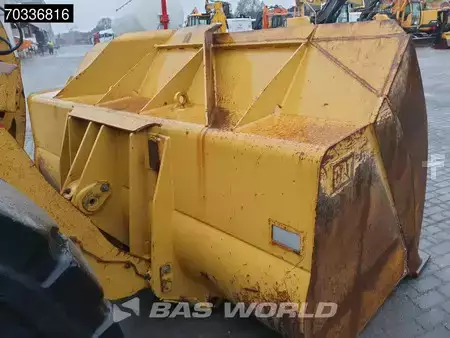 Chargeuse sur pneus 2015 Caterpillar 966 M (14)