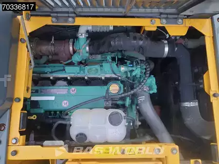 Escavadora de rastos 2016 Volvo ECR235 E L (17)