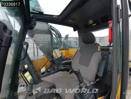 Escavadora de rastos 2016 Volvo ECR235 E L (31)