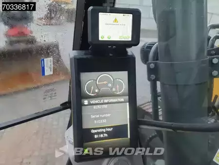 Escavadora de rastos 2016 Volvo ECR235 E L (36)