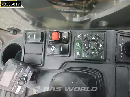 Escavadora de rastos 2016 Volvo ECR235 E L (39)